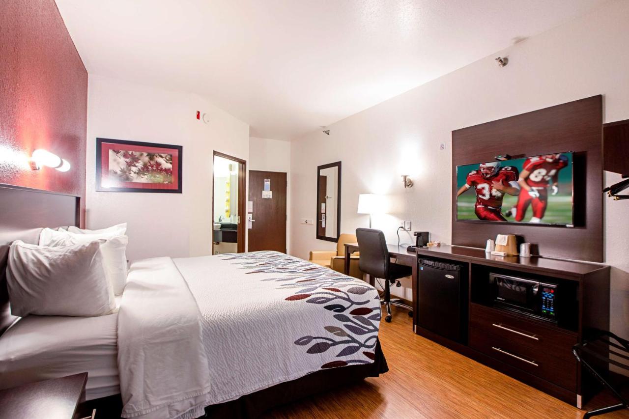  | Seasons Inn Traverse City