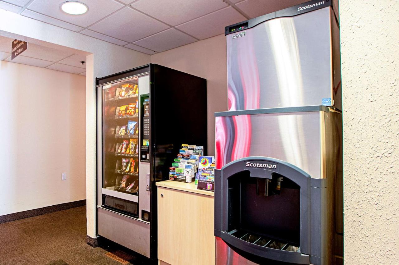  | Seasons Inn Traverse City