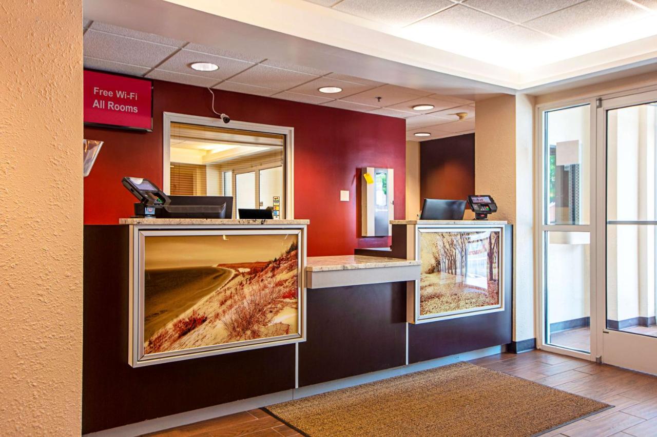  | Seasons Inn Traverse City