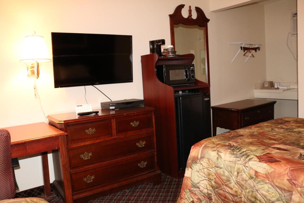 Standard Double Room at Battlefield Inn Springfield