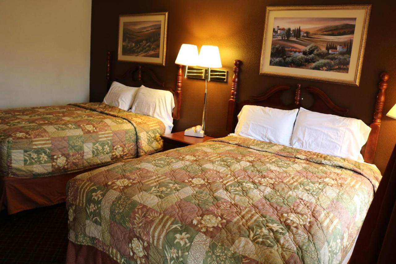 Standard Double Room at Battlefield Inn Springfield