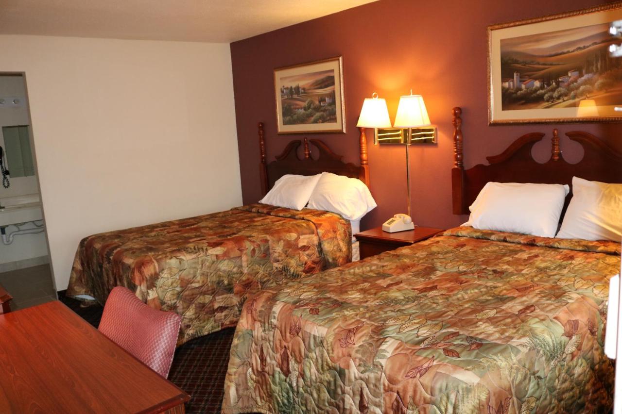 Standard Double Room at Battlefield Inn Springfield