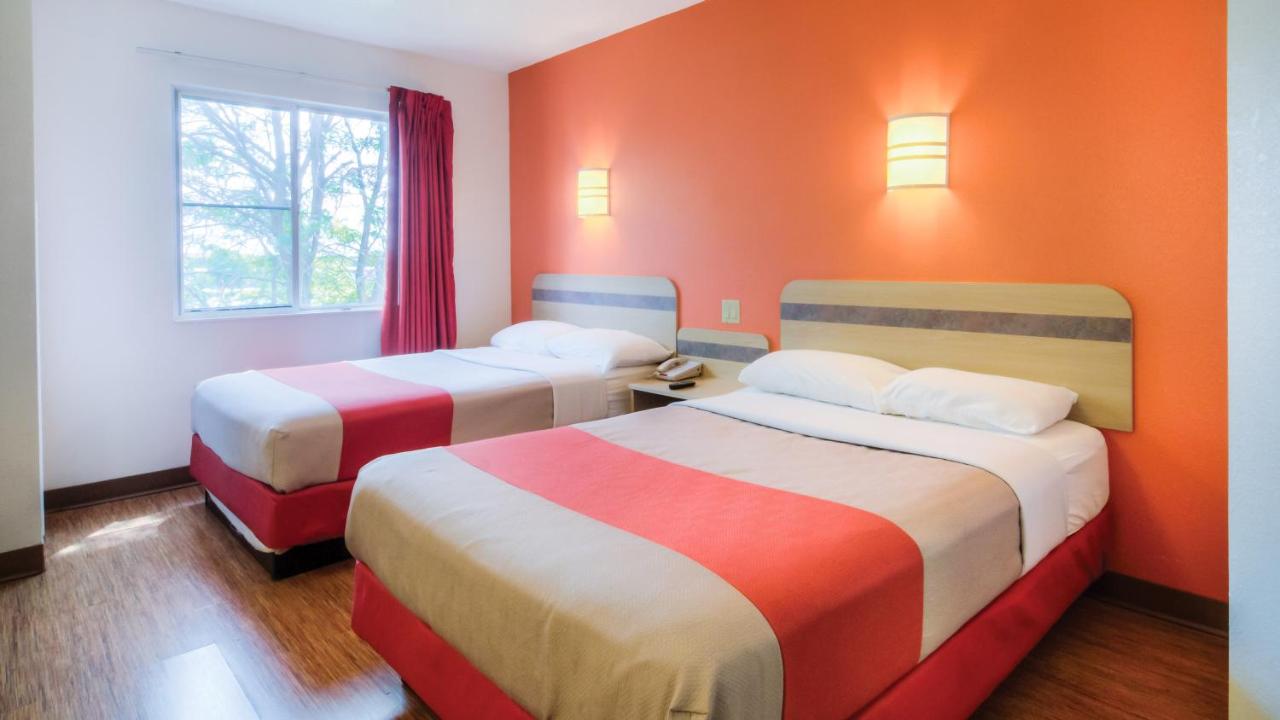 | Motel 6-Sepulveda, CA - Los Angeles - Van Nuys - North Hills