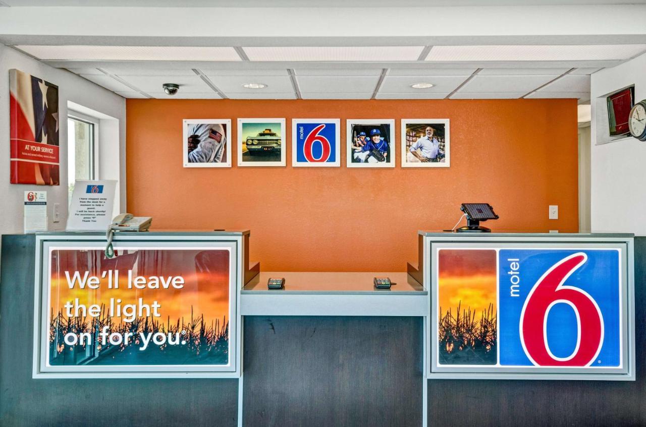 | Motel 6-Big Springs, NE