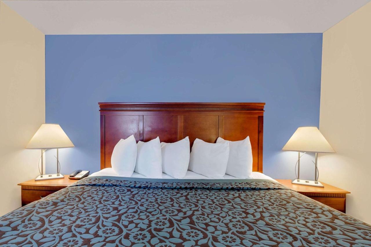 | Days Inn by Wyndham Shrewsbury Worcester