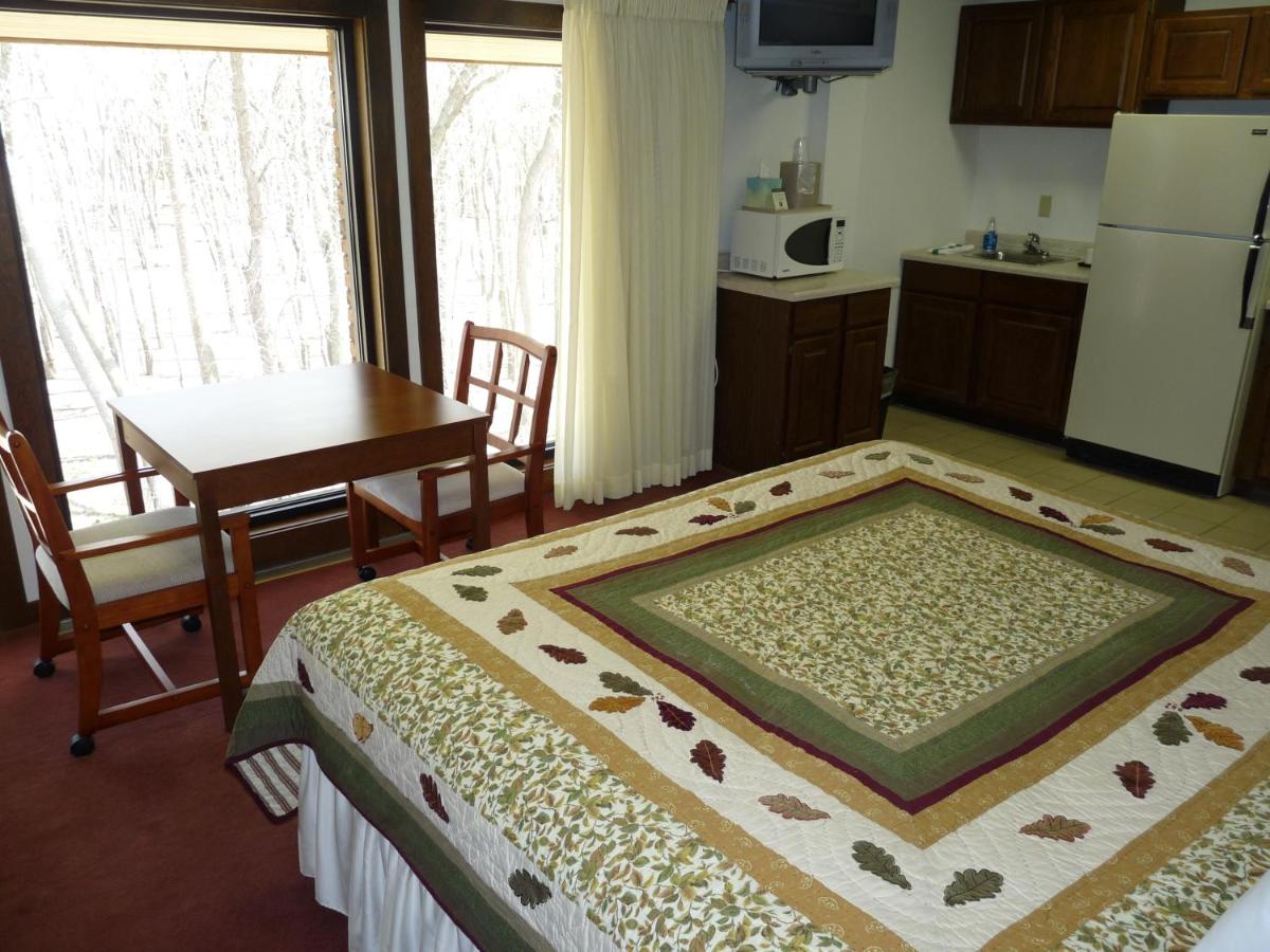 | RiverBank Lodge