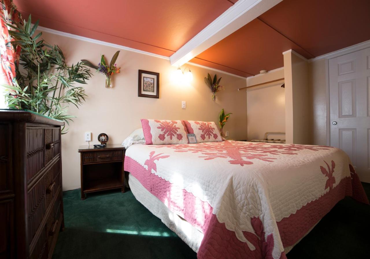 | Wailuku Guesthouse