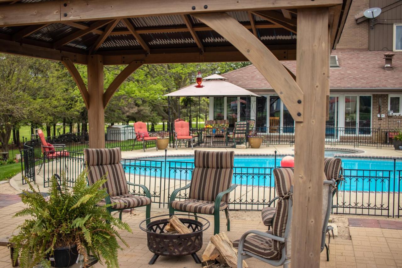 | Shane Acres Country Inn