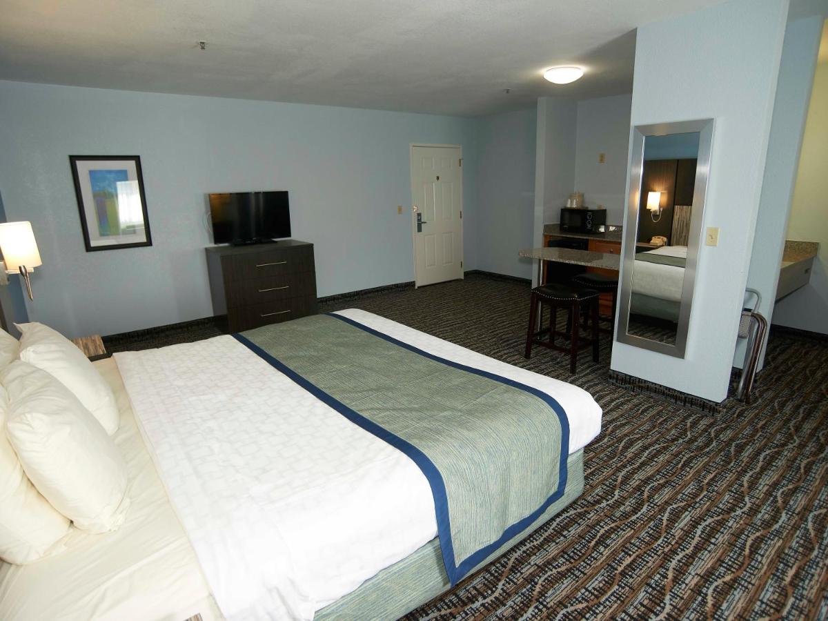 | Sandwich Lodge & Resort