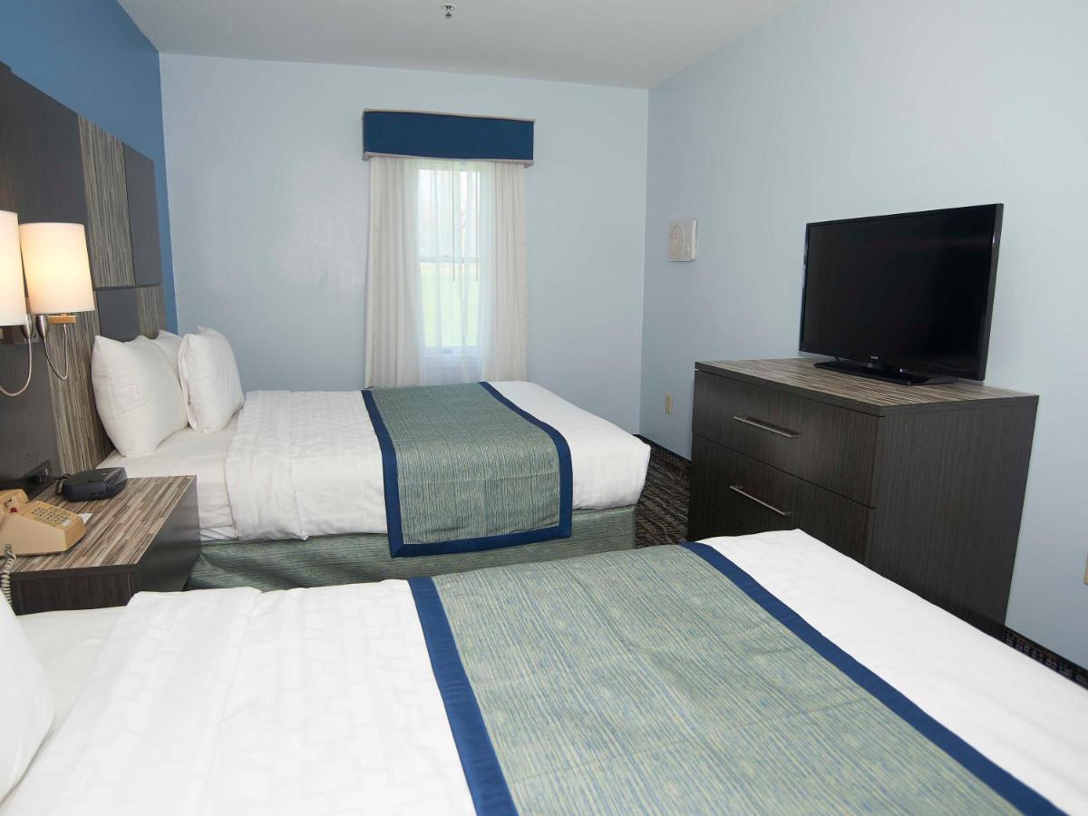 Deluxe Suite at Sandwich Lodge & Resort