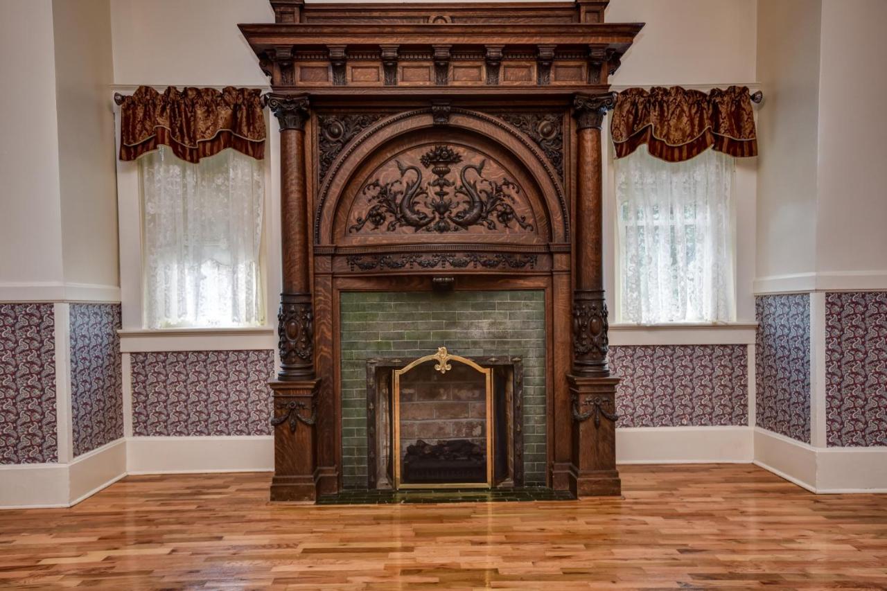 | The Mansion at Elfindale