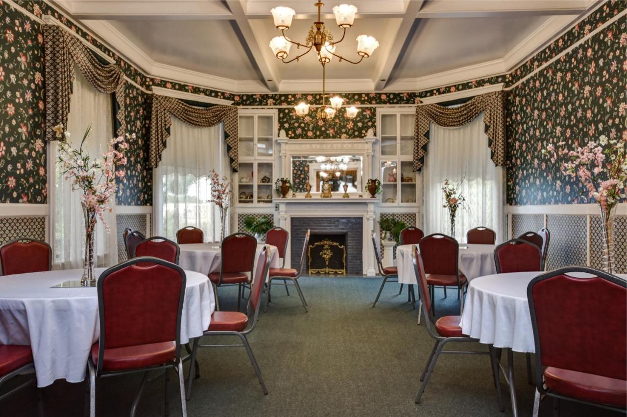 | The Mansion at Elfindale