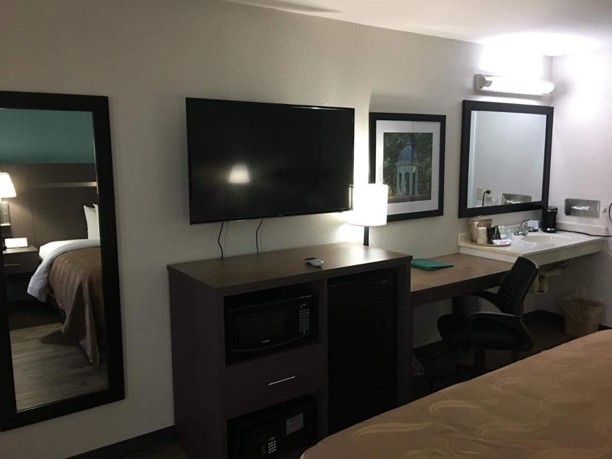 King Room - Accessible/Non-Smoking at Quality Inn Greenville near University