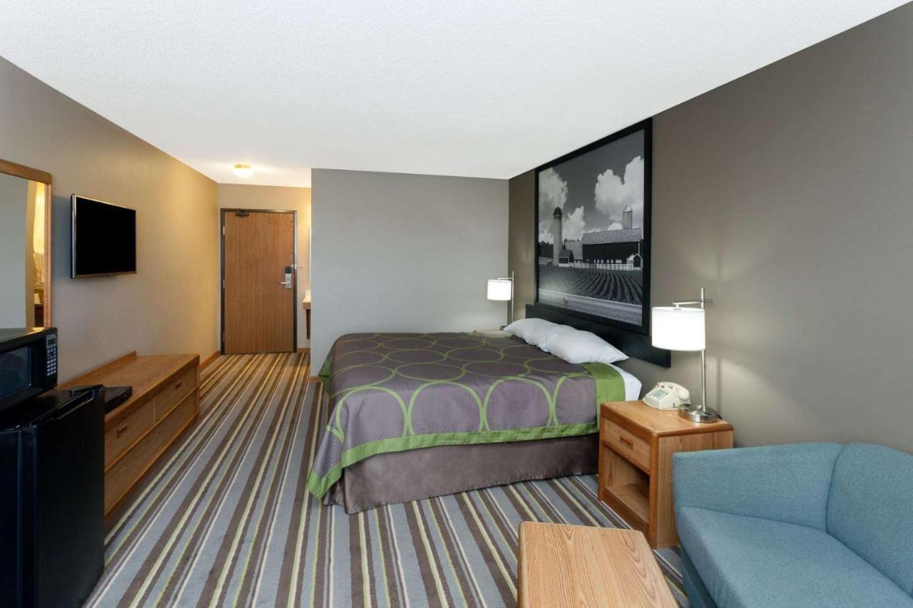 King Room - Non-Smoking at Super 8 by Wyndham Watseka