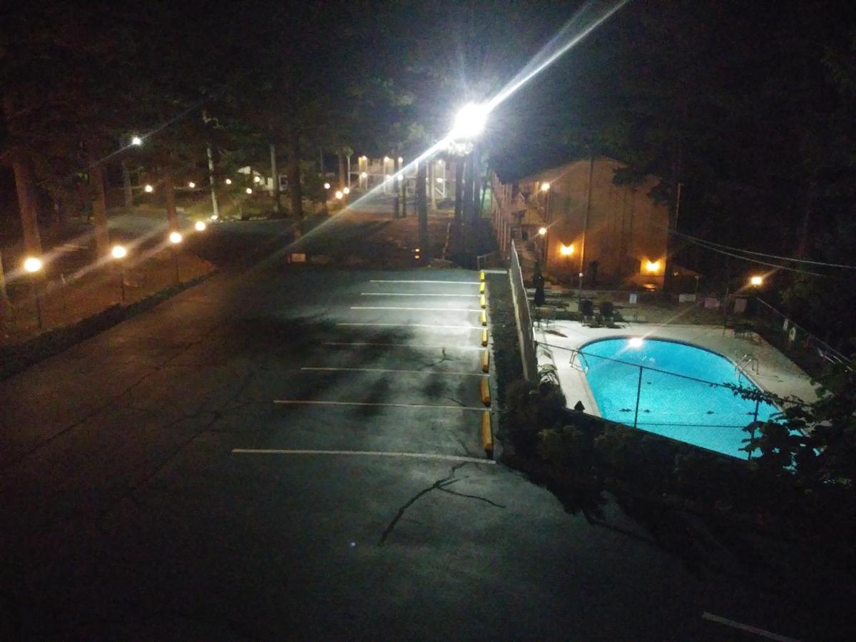 | Traveler's Inn