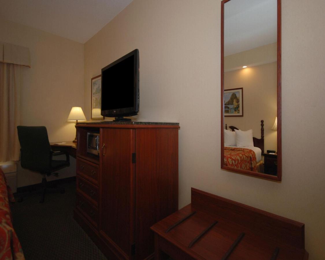 King Room - Non-Smoking at Quality Inn Greeneville