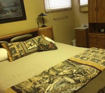 | Fox n Fireweed Cabins