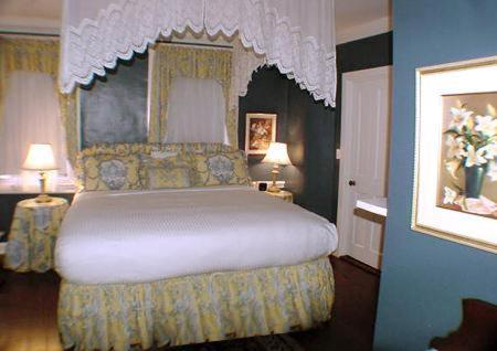  | Clarkeston Inn