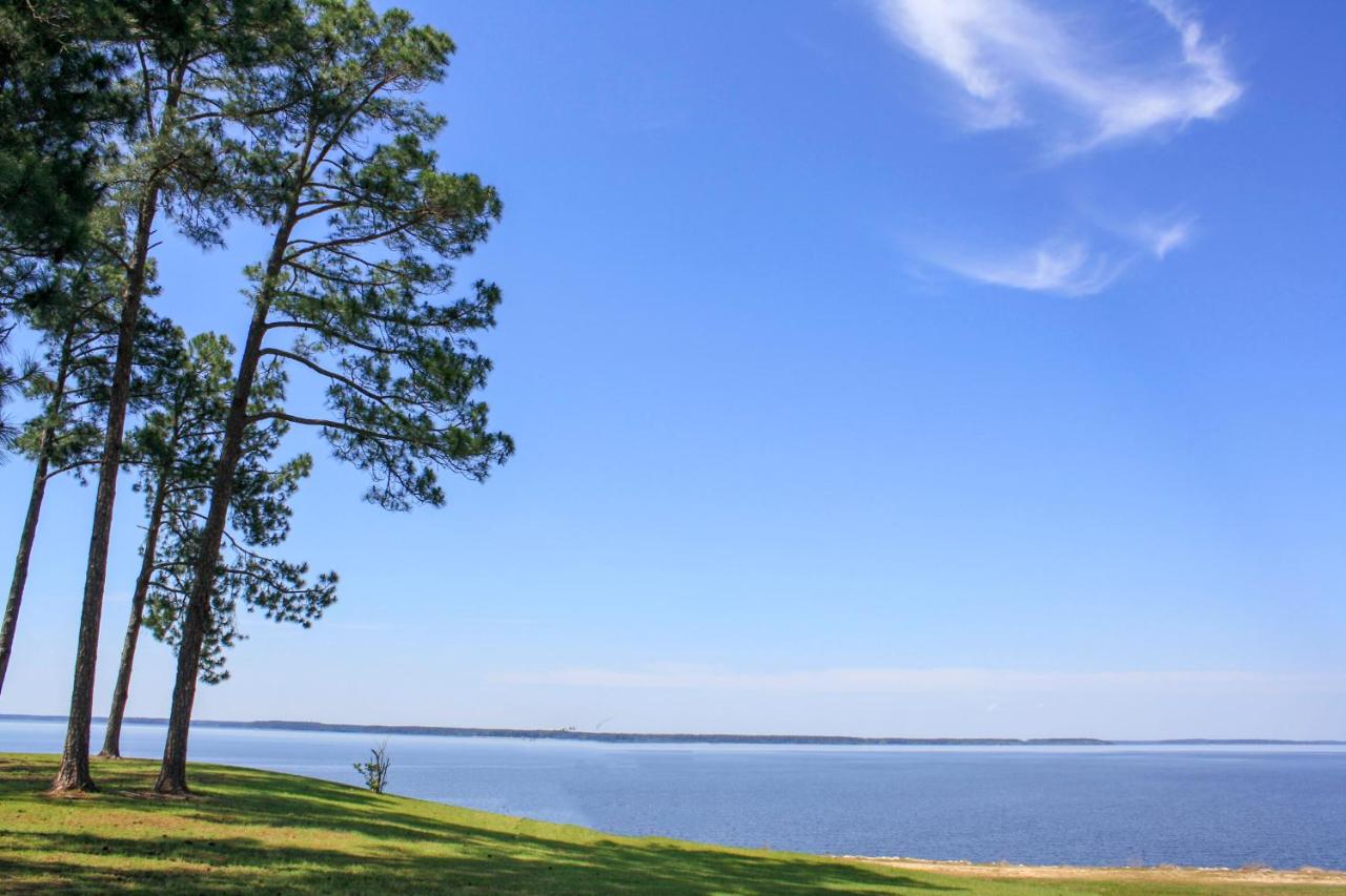 | Rayburn Inn