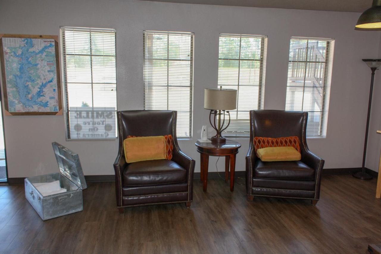 | Rayburn Inn