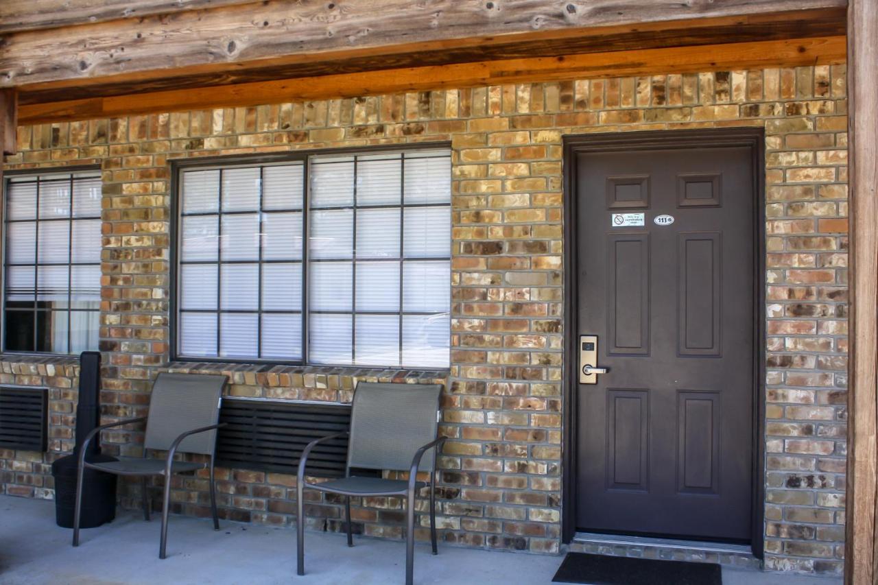 | Rayburn Inn