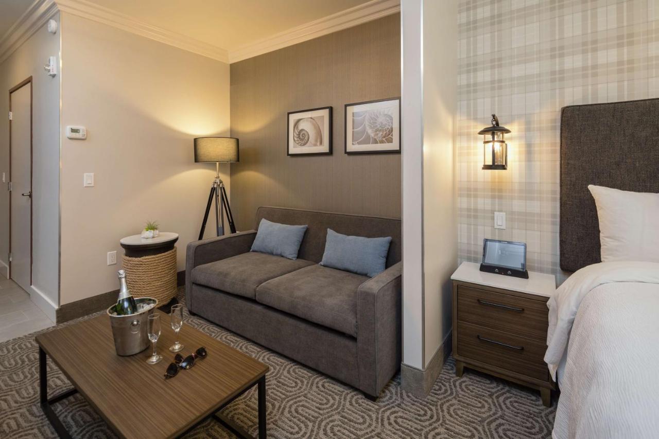 King Suite at Aristocrat Hotel, BW Signature Collection