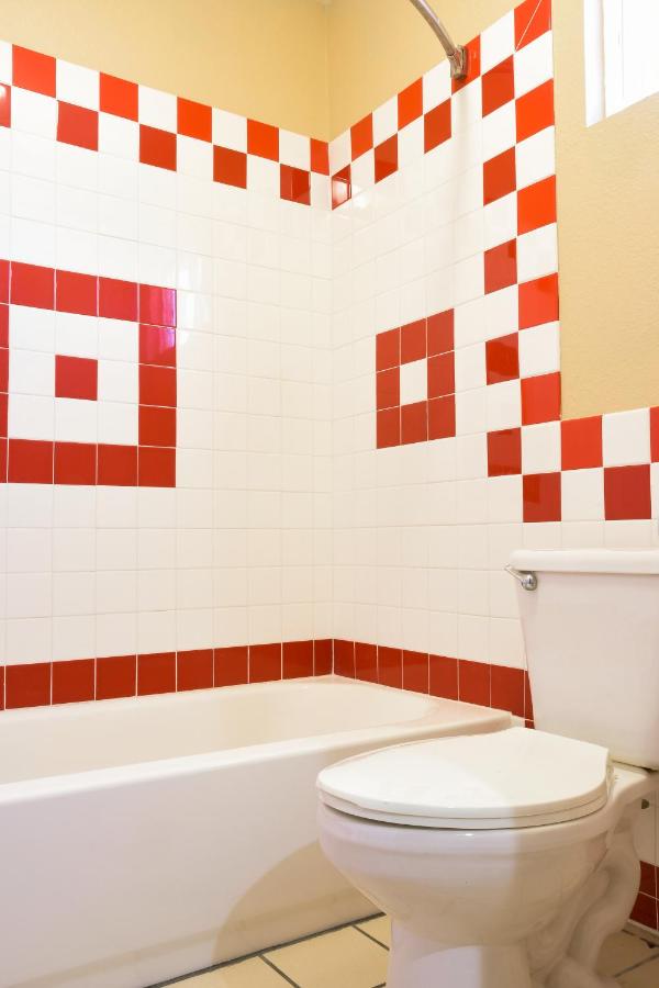 | Covina Motel