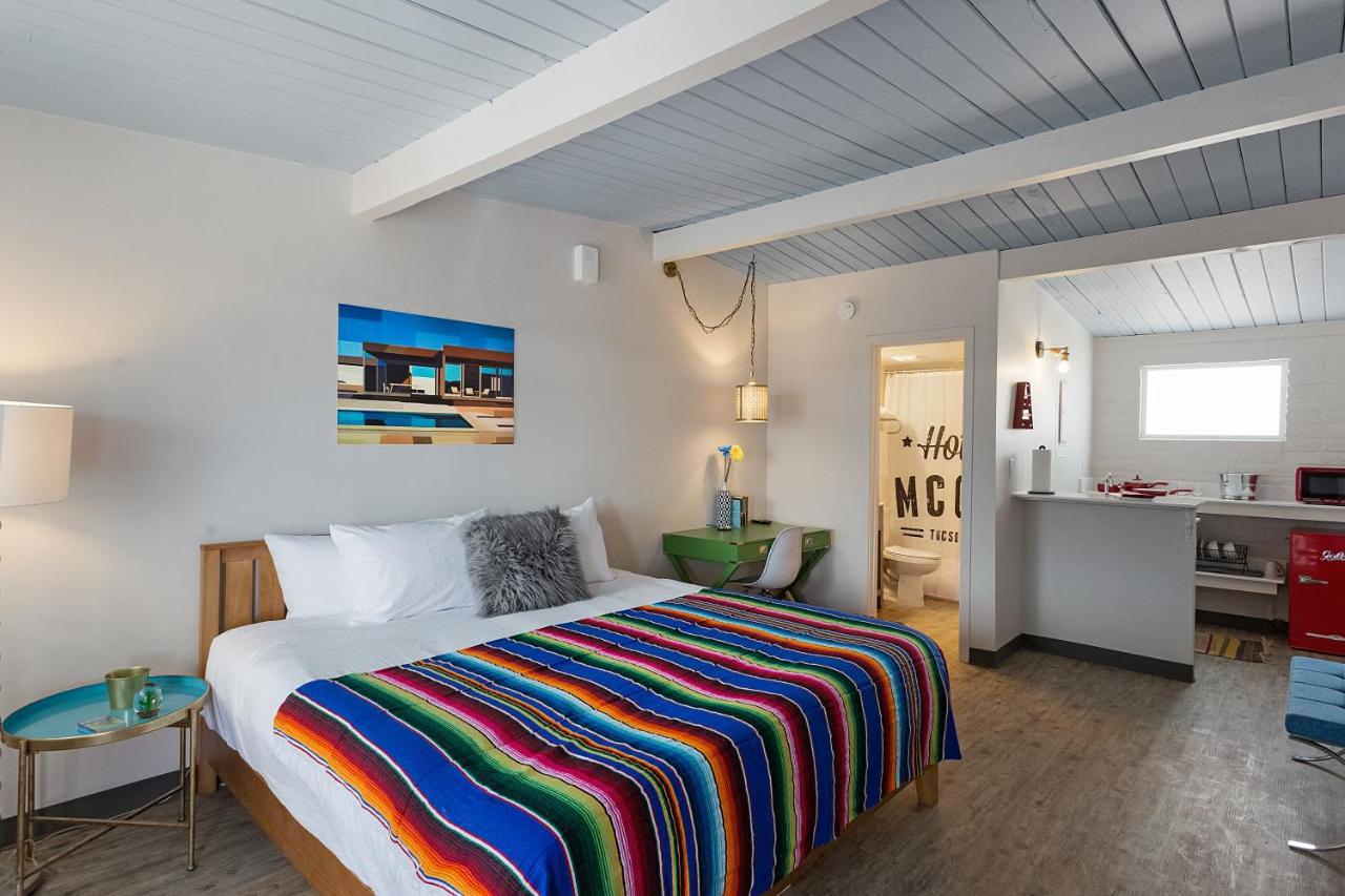Deluxe King Room at Hotel McCoy Tucson - Art, Coffee, Beer, Wine