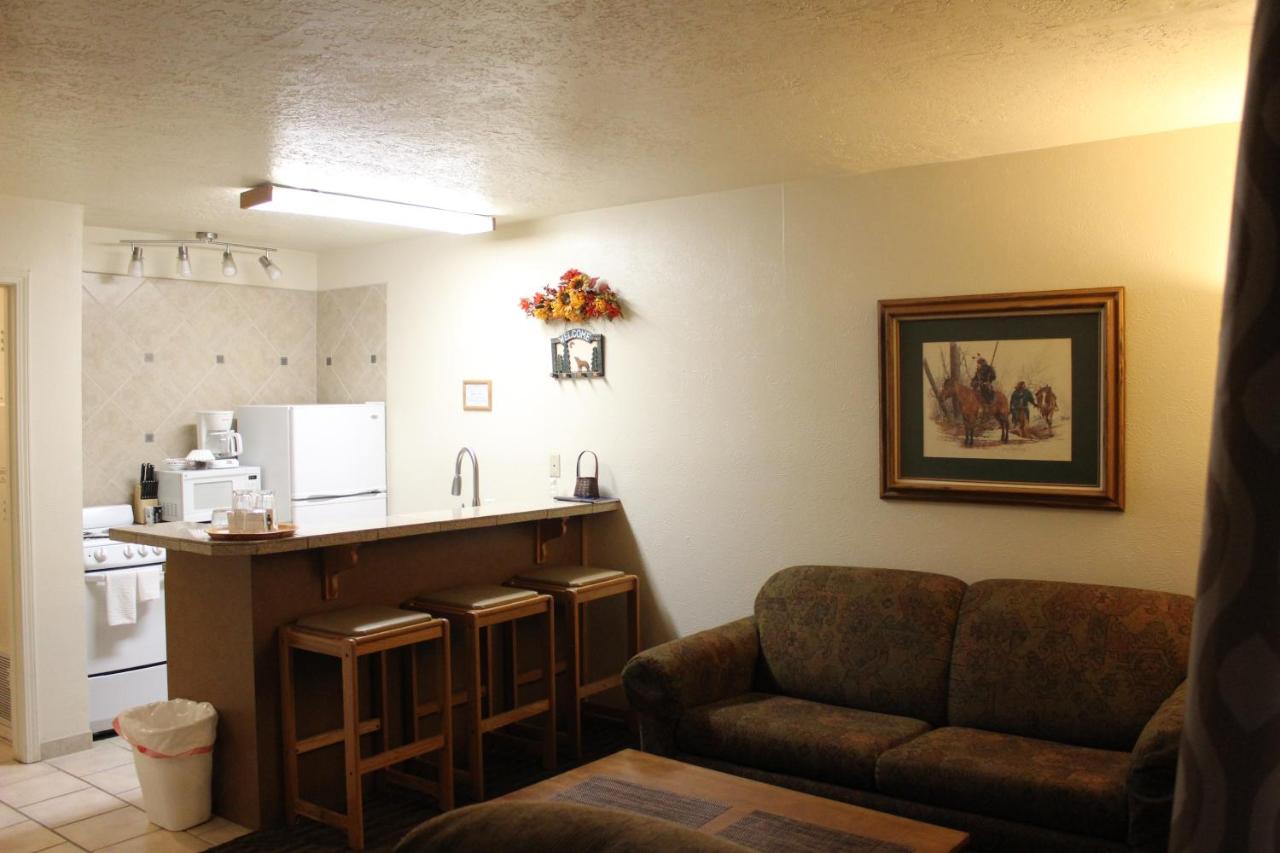 | Village Lodge