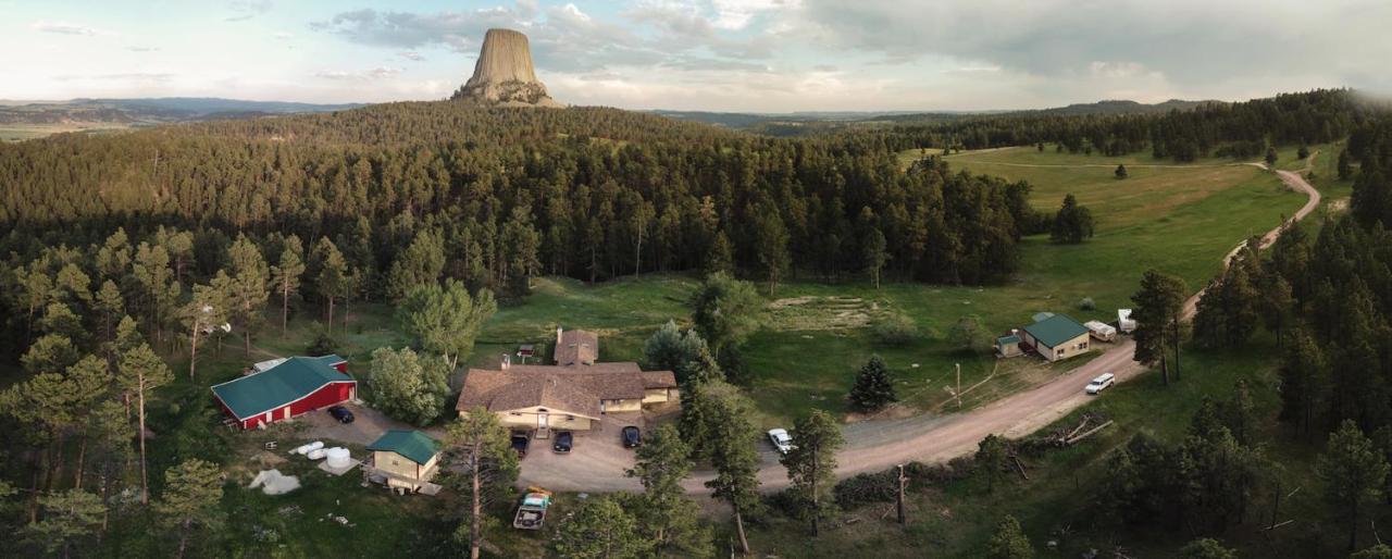 | Devils Tower Lodge