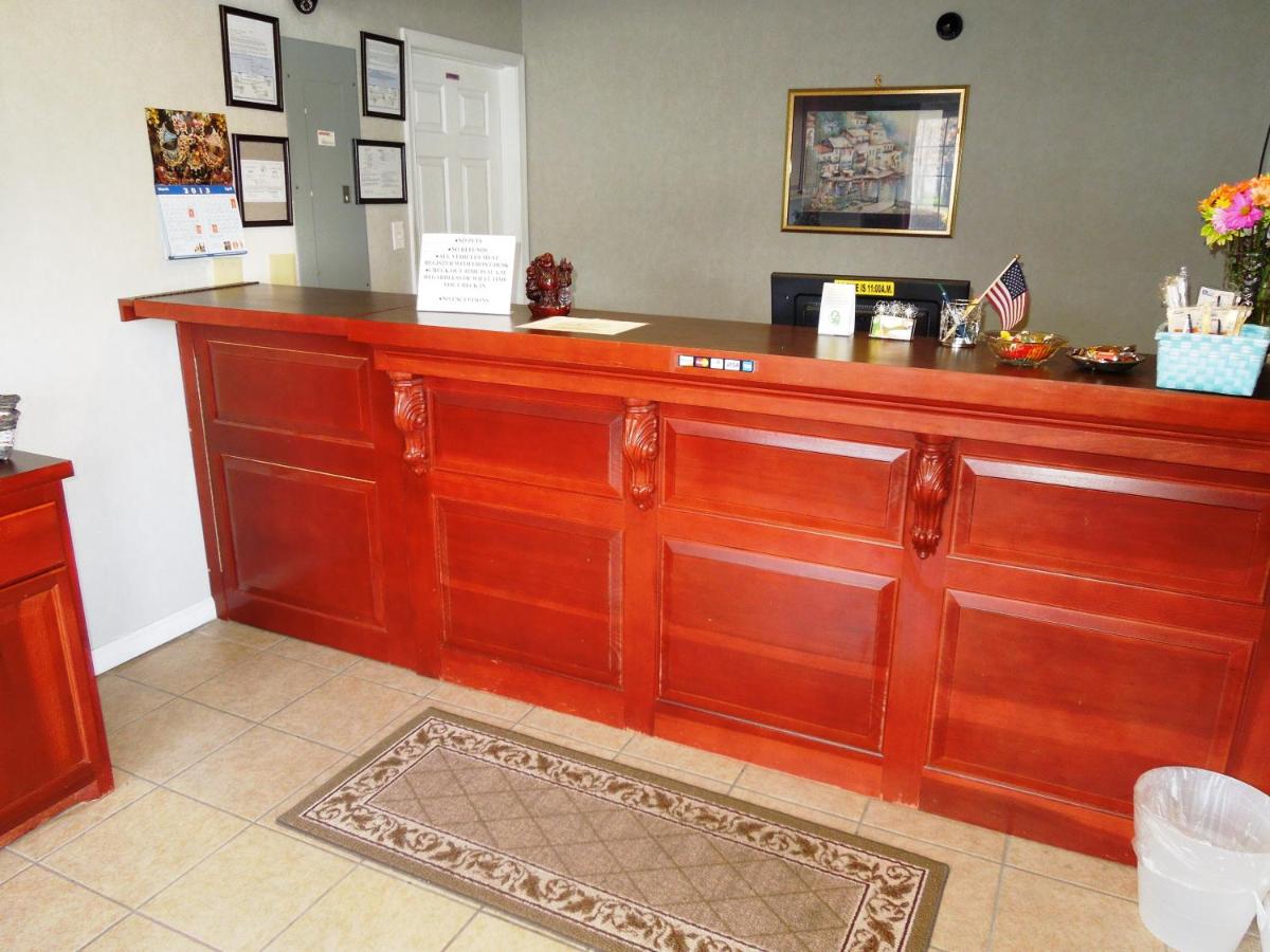 | Atrium Inn & Suites