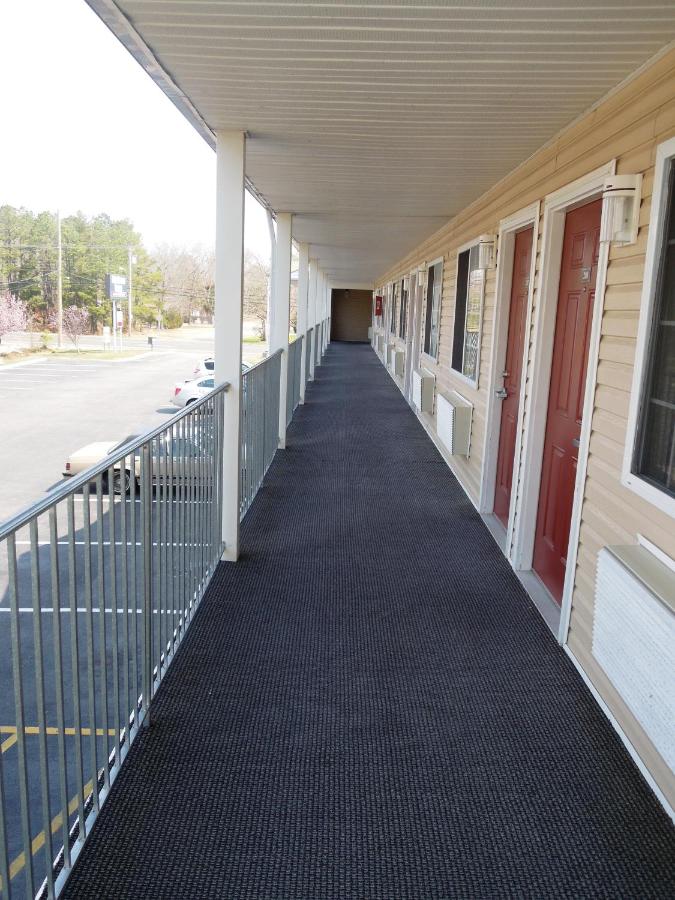 | Atrium Inn & Suites