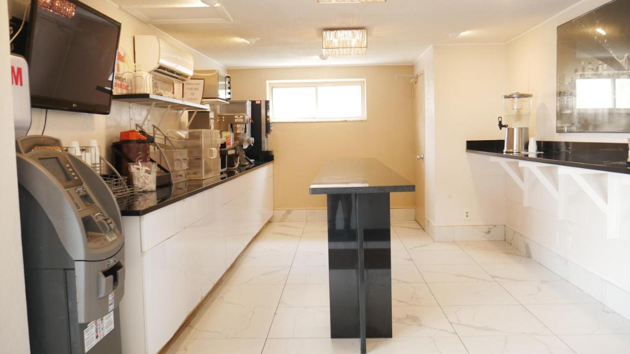 | Super 8 by Wyndham North Bergen NJ/NYC Area