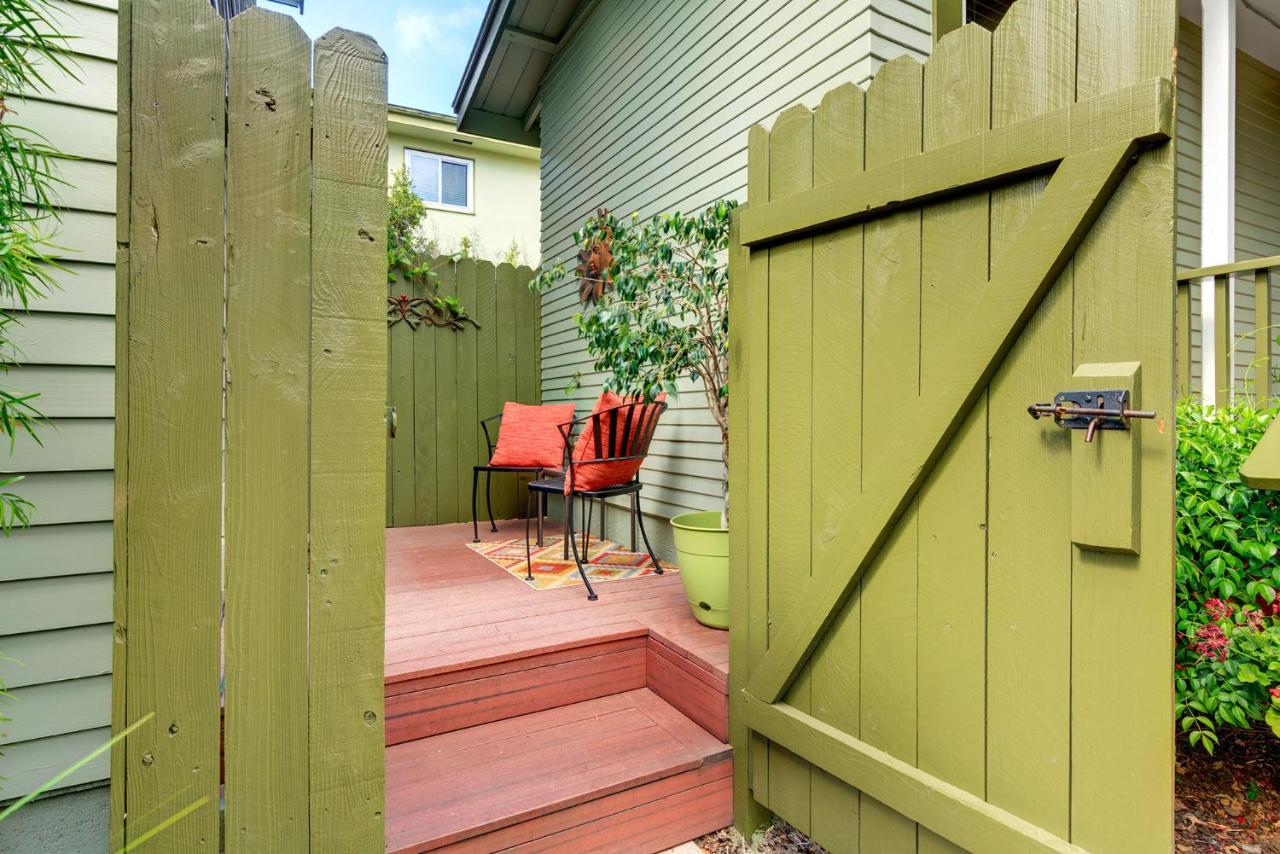 | Hillcrest House Bed & Breakfast