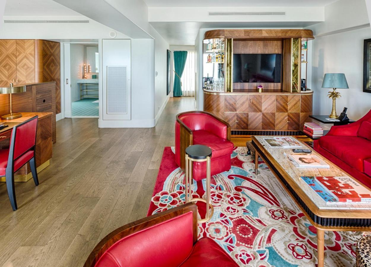 Corner Junior King Suite - Wheelchair Accessible/Oceanfront View at Faena Miami Beach