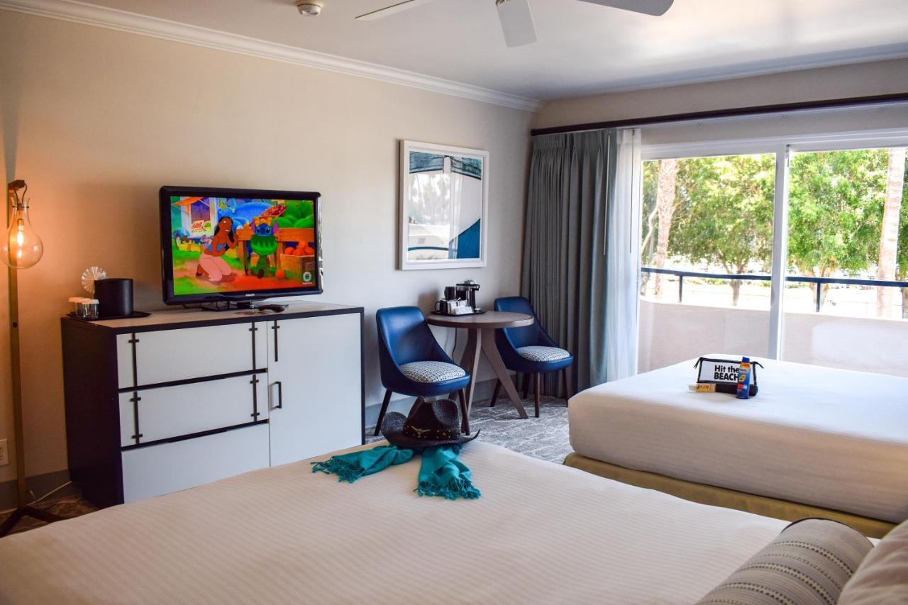 Queen Room with Two Queen Beds - Harbor Side at Beachside Inn