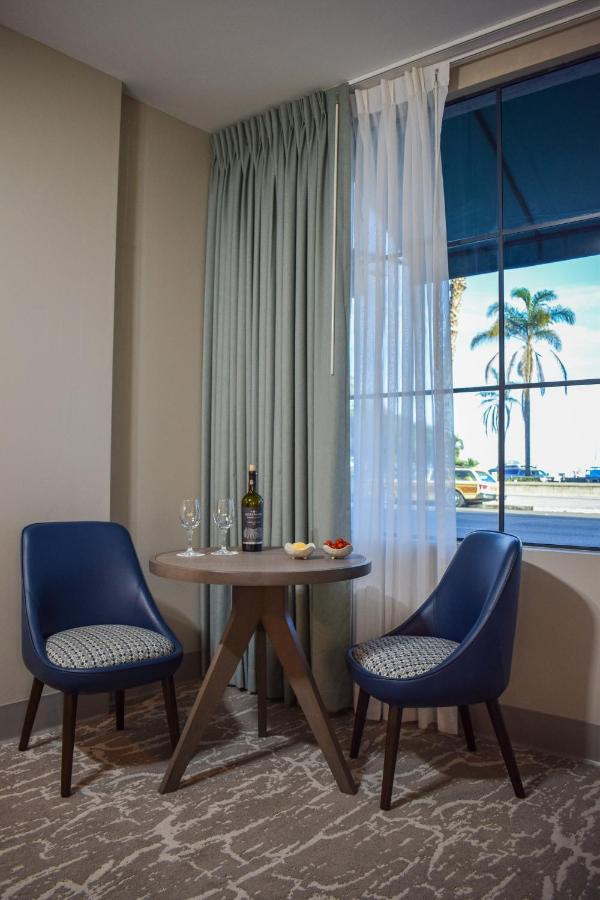 Deluxe King Room at Beachside Inn