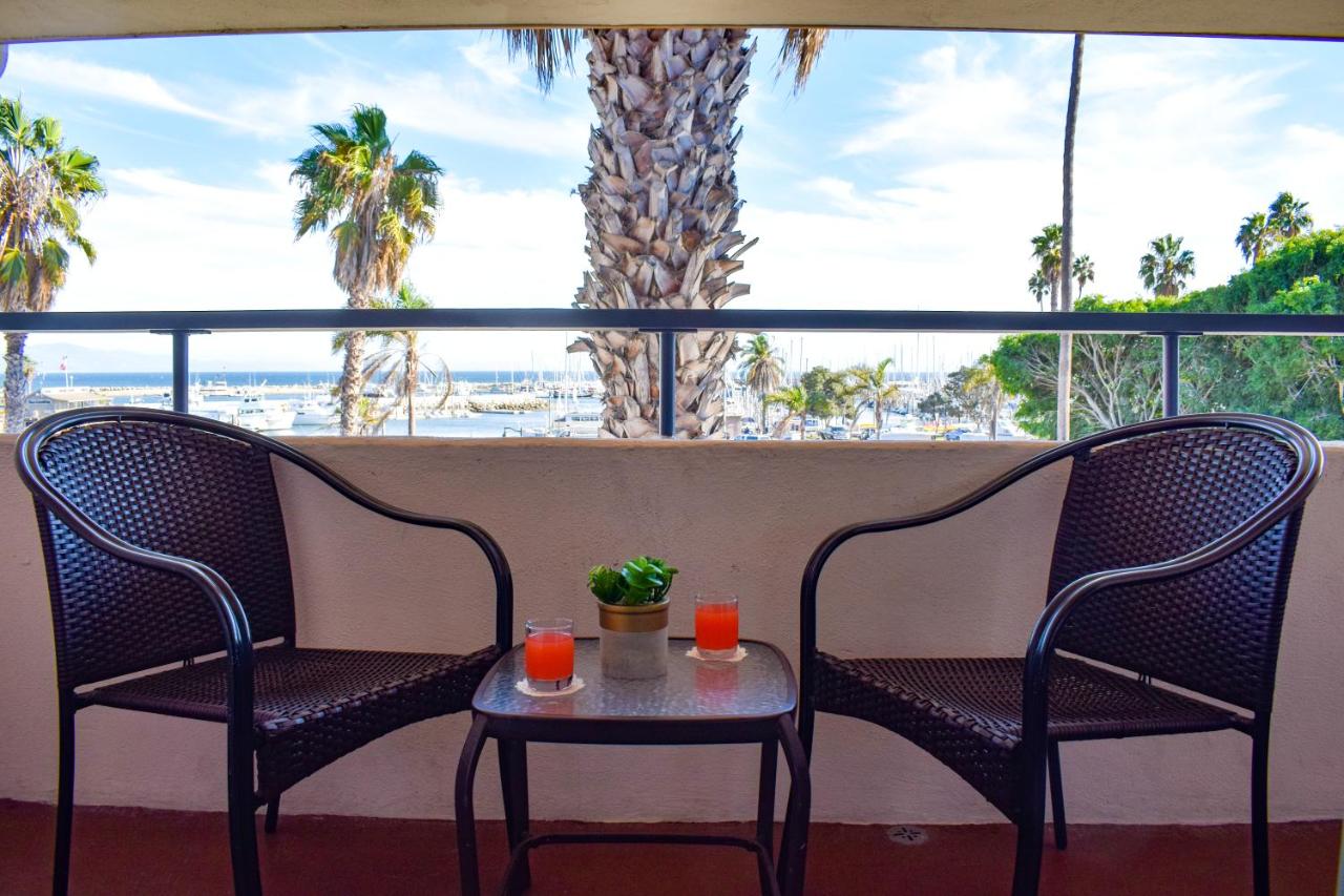 King Room Harbor Side with Balcony at Beachside Inn