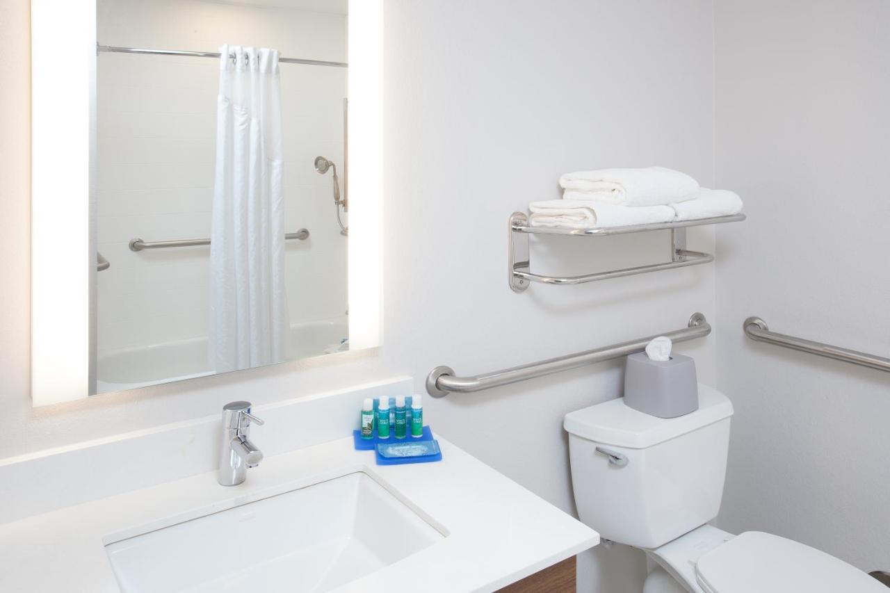 | Holiday Inn Express Haskell-Wayne Area, an IHG Hotel