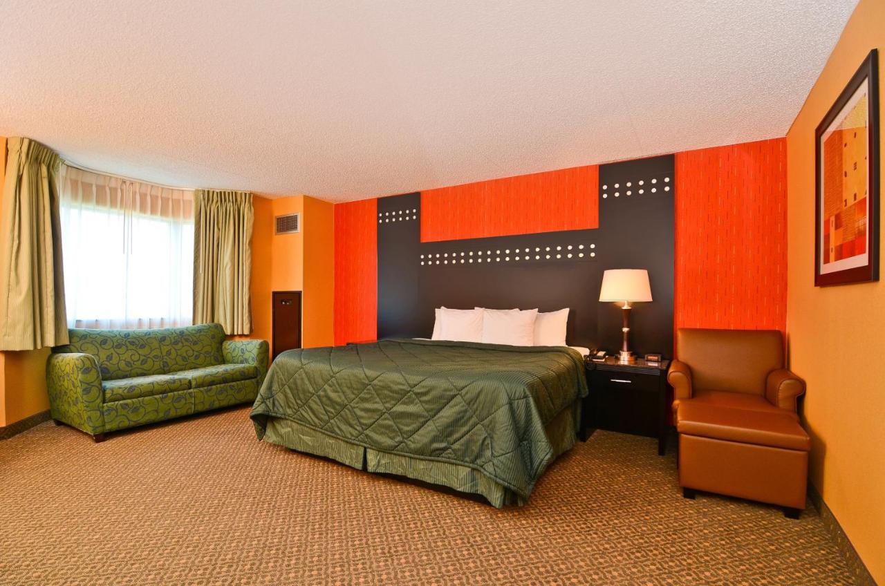 King Room with Bay View - Non-Smoking at Travelodge by Wyndham Absecon Atlantic City