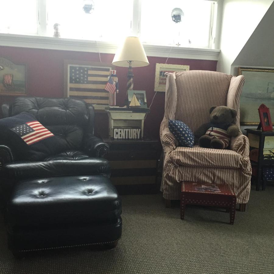 | Inn 38 Oak Bluff Circle