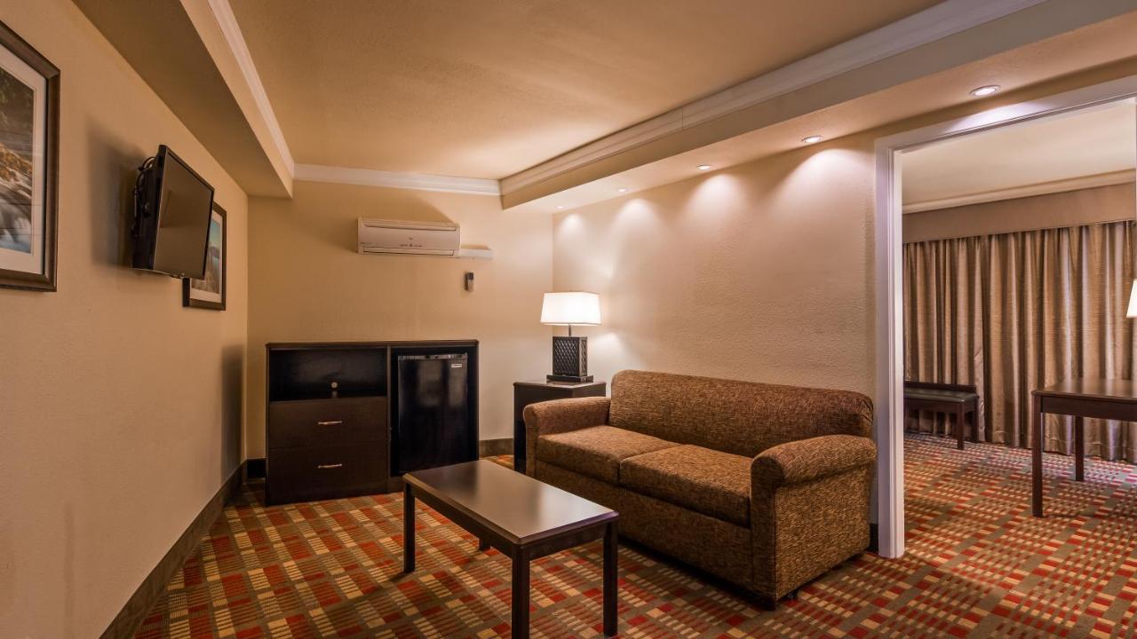 King Suite - Non-Smoking at Best Western Garden Villa Inn