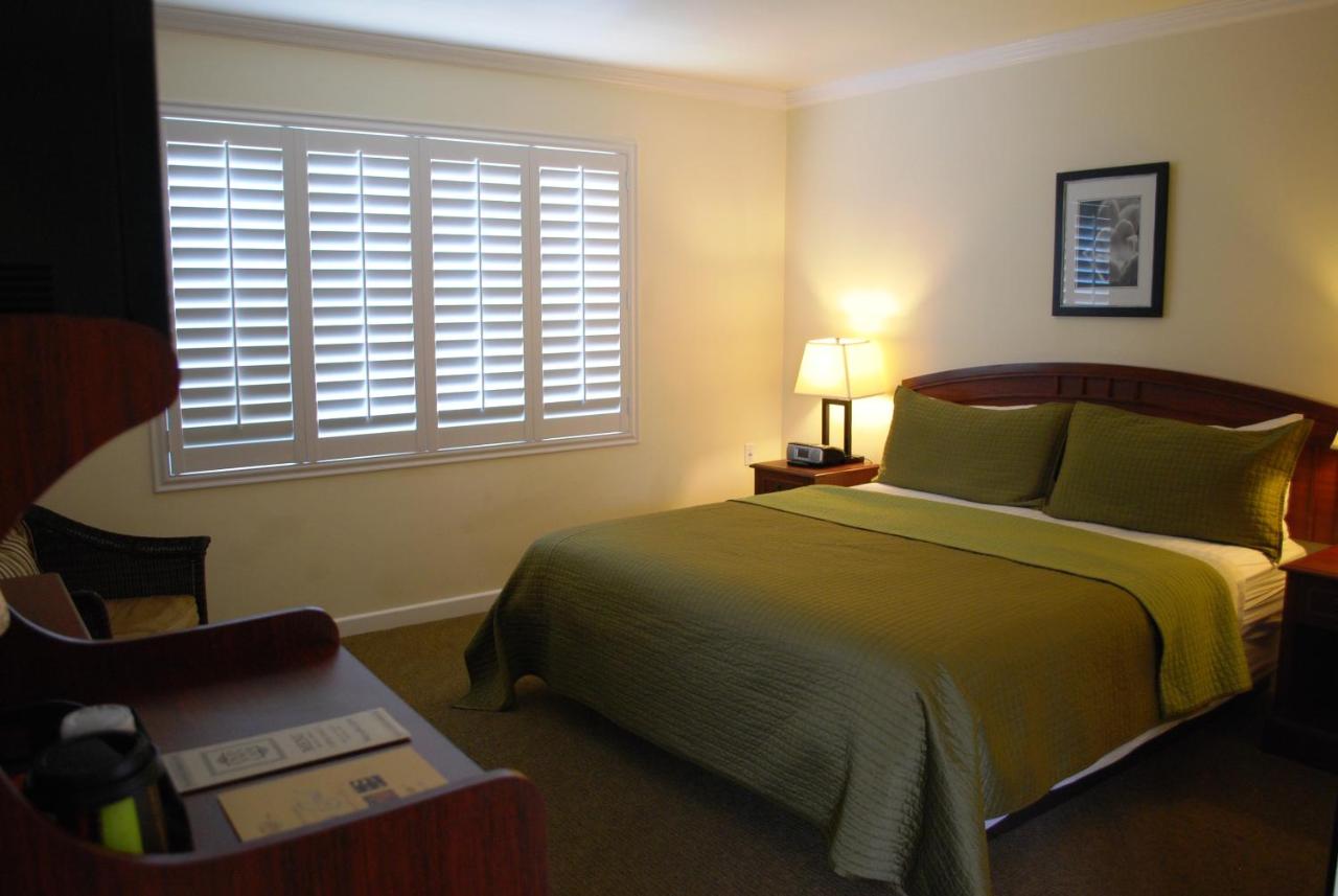| Bella Capri Inn and Suites