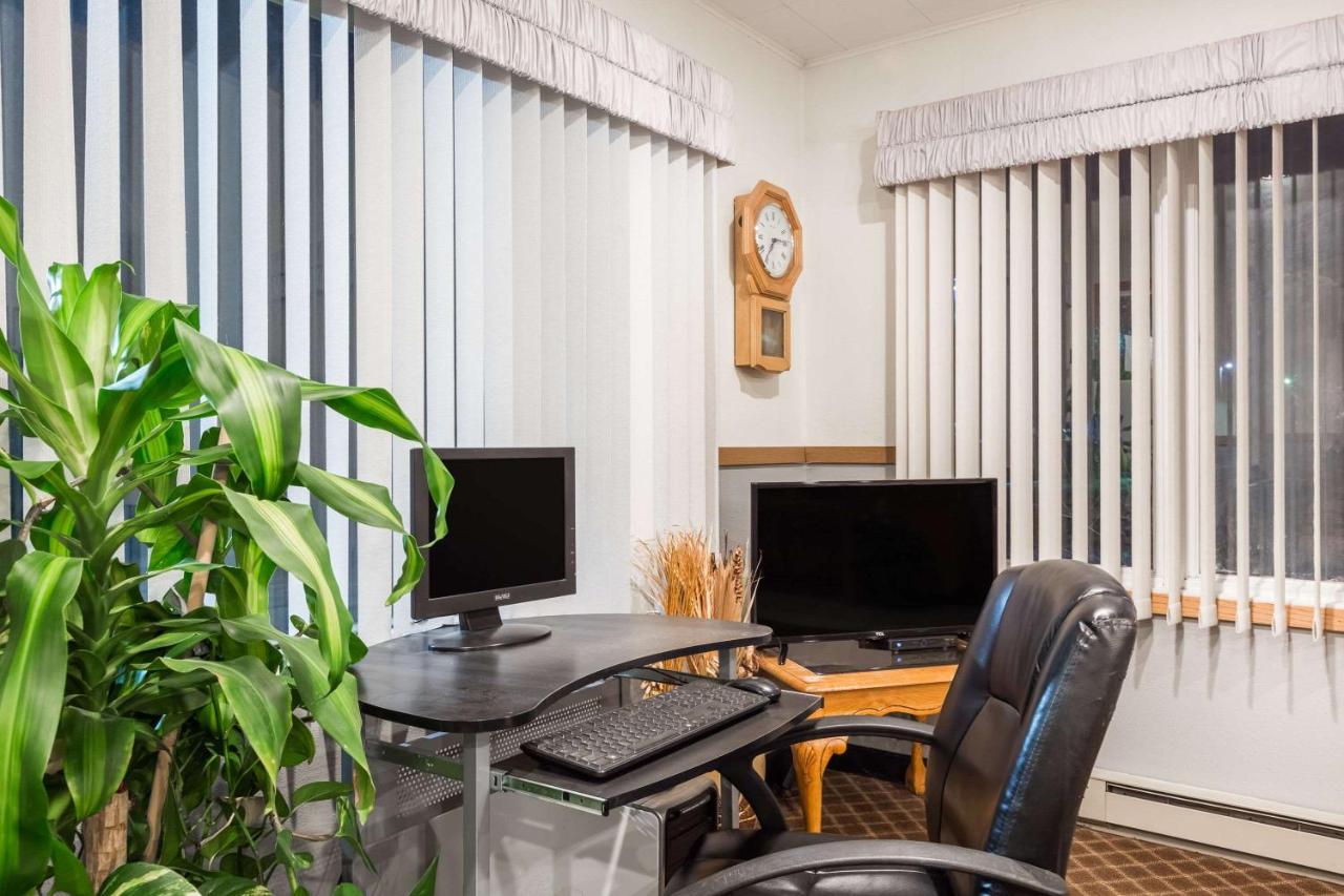 | Days Inn by Wyndham Atlantic