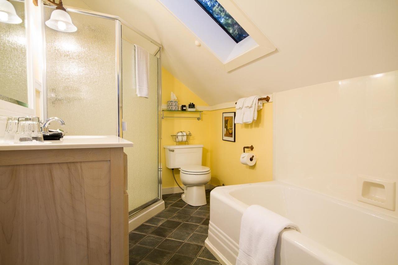  | Oak Hill Bed & Breakfast