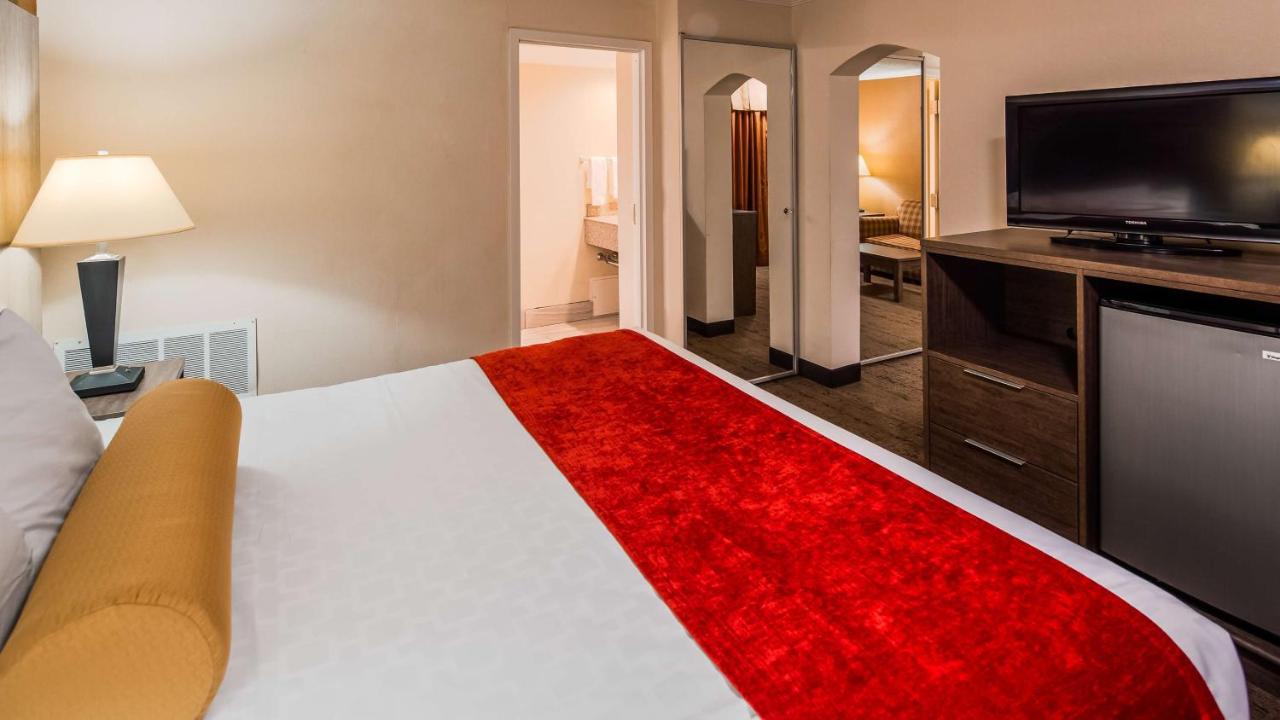 | Best Western PLUS Galleria Inn & Suites
