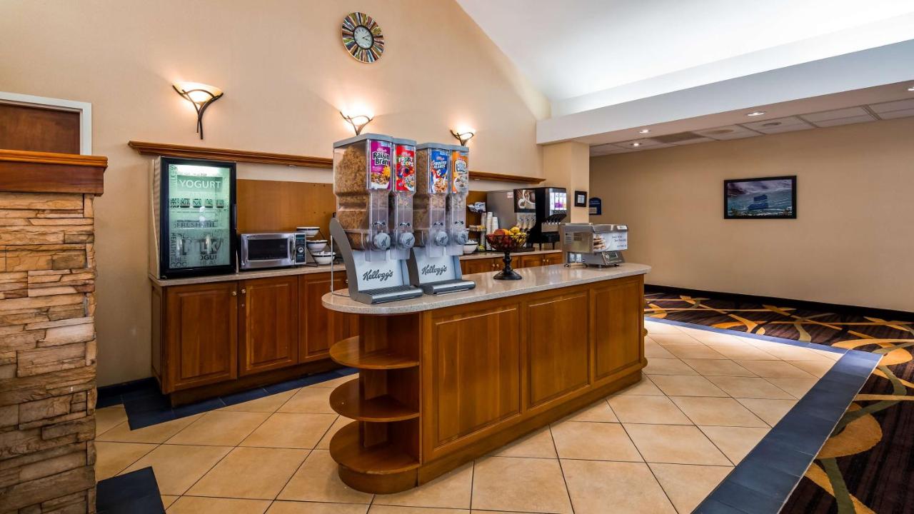 | Best Western PLUS Galleria Inn & Suites