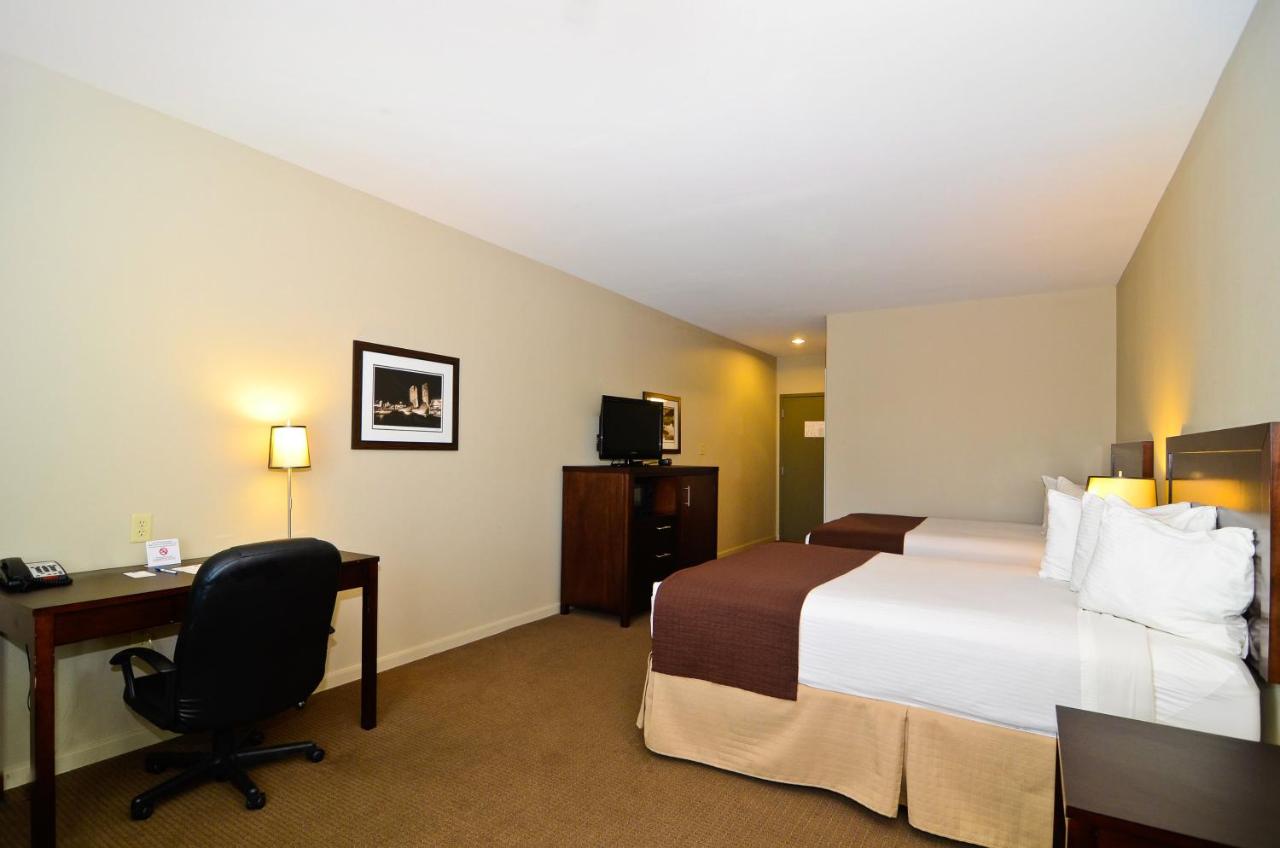 Queen Room with Two Queen Beds - Non-Smoking at Baymont by Wyndham Columbus