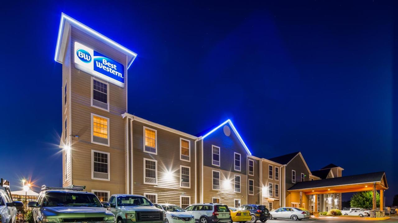  | Best Western Woodburn Inn