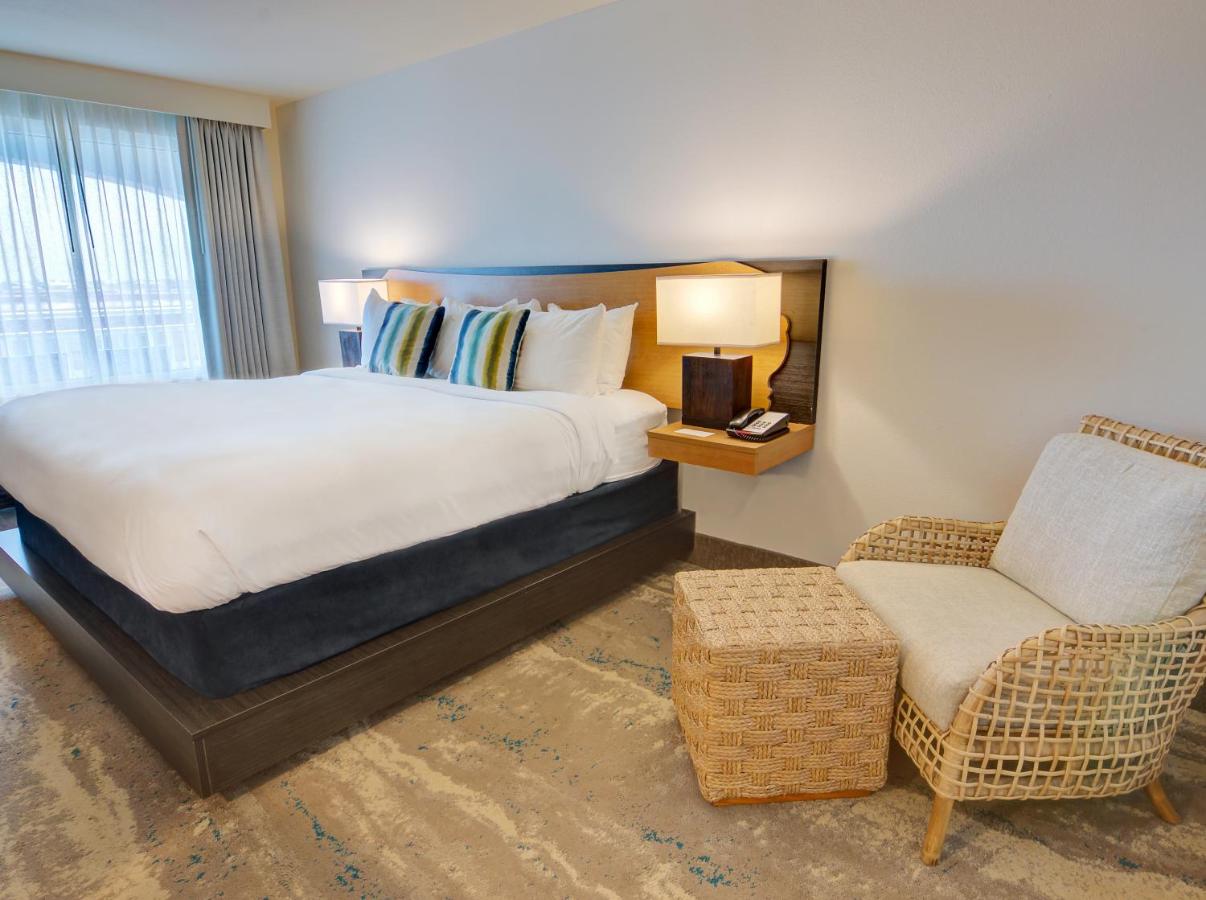 Traditional King Room at Guy Harvey Resort on St Augustine Beach
